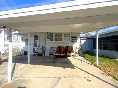 (private lake, pond, creek) Home For Sale in Holiday Florida