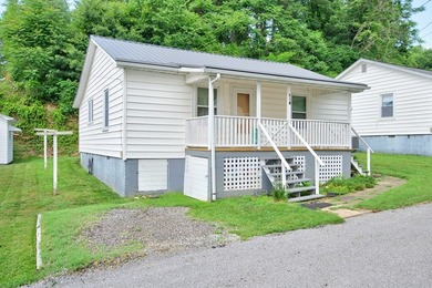 Welcome to this charming cottage nestled in the heart of Fries - photo 3