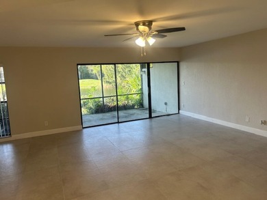 Welcome to this stunning and spacious 3-bedroom, 2.5-bathroom - photo 12