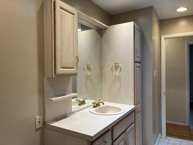 South of Montauk This charming, cozy home offers comfort, style - photo 15