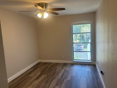 Welcome to this stunning and spacious 3-bedroom, 2.5-bathroom - photo 22