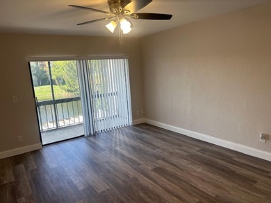 Welcome to this stunning and spacious 3-bedroom, 2.5-bathroom - photo 25