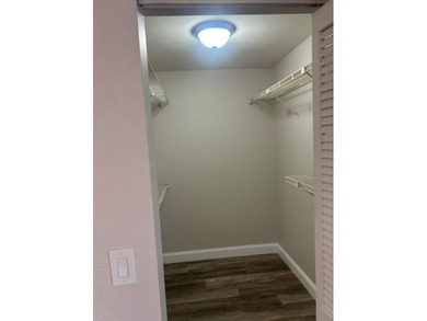 Welcome to this stunning and spacious 3-bedroom, 2.5-bathroom - photo 26