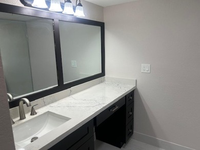 Welcome to this stunning and spacious 3-bedroom, 2.5-bathroom - photo 29