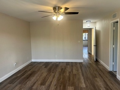 Welcome to this stunning and spacious 3-bedroom, 2.5-bathroom - photo 33