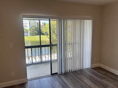 Welcome to this stunning and spacious 3-bedroom, 2.5-bathroom - photo 34