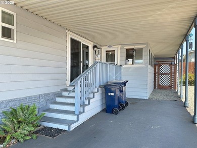 Charming, very well maintained 1,404 sq.ft. 3 Bed, 2 Bath home - photo 3
