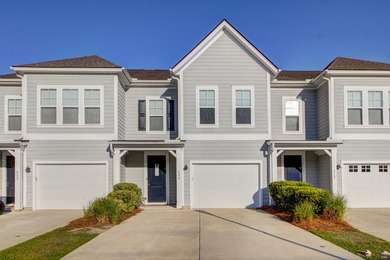 Gorgeous townhome on private pond lot less then 10 minutes to - photo 3