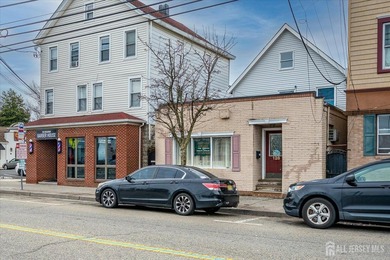 Amazing opportunity to Own a Mixed Use Building. This Beautiful - photo 1