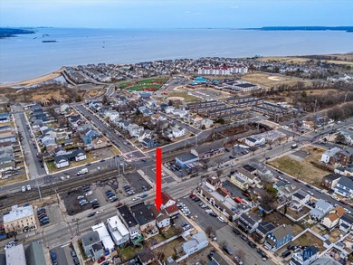 Amazing opportunity to Own a Mixed Use Building. This Beautiful - photo 7