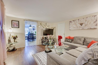 Amazing opportunity to Own a Mixed Use Building. This Beautiful - photo 9
