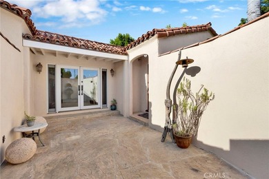 Spanish charmer in the heart of West Toluca Lake, steps from - photo 4
