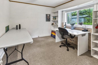 This beautifully maintained 3-bedroom, 2-full-bathroom home - photo 11