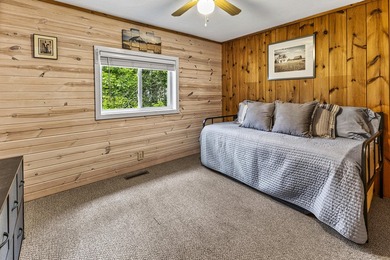 This beautifully maintained 3-bedroom, 2-full-bathroom home - photo 12