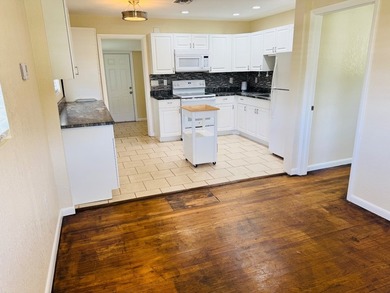 Perfect weekend retreat or full time Florida living! Escape to - photo 17