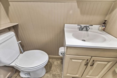This beautifully maintained 3-bedroom, 2-full-bathroom home - photo 17
