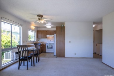 Welcome to this inviting 2-bedroom, 1-bath townhome in desirable - photo 2