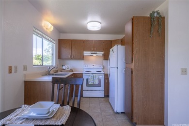 Welcome to this inviting 2-bedroom, 1-bath townhome in desirable - photo 3