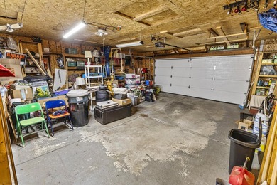 This beautifully maintained 3-bedroom, 2-full-bathroom home - photo 24