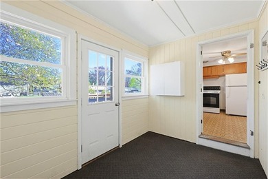Welcome to 145 Glenwood Drive in desirable North Kingstown. This - photo 4