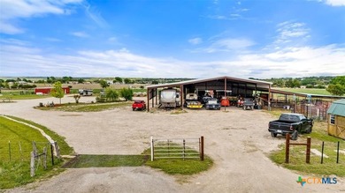 Discover a premier 45-acre cross-fenced ranch in Florence, Texas - photo 4