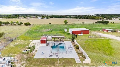 Discover a premier 45-acre cross-fenced ranch in Florence, Texas - photo 7