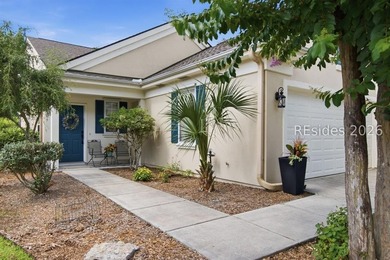 Welcome home to this charming & beautifully updated retreat - photo 3