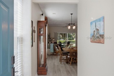 Welcome home to this charming & beautifully updated retreat - photo 4