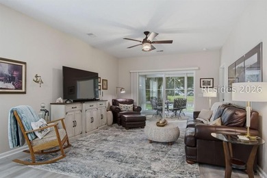 Welcome home to this charming & beautifully updated retreat - photo 6