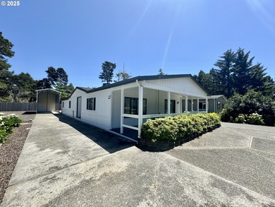 Siuslaw River Home For Sale in Florence Oregon