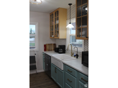 Come see this inviting home in a quiet Bear Lake neighborhood - photo 8