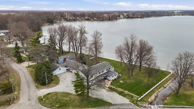 MOTIVATED SELLER! Remodeled home on beautiful NORTH TWIN LAKE! - photo 9