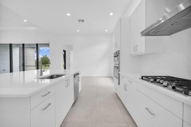 SPECTACULAR NEVER LIVED IN 3 BEDROOM 4 FULL BATHROOM SINGLE - photo 12