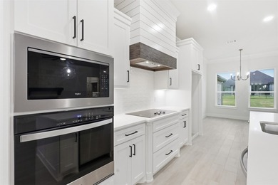 New construction by Al Couto Homes in the gated golf course - photo 13