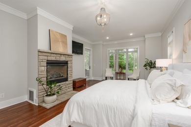 LOCATION, LOCATION, LOCATION! Walk to The Tavern, the driving - photo 21