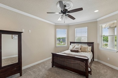 Welcome to a rare blend of luxury, space, and flexibility in the - photo 30