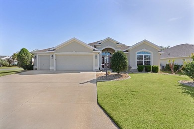 Beautifully maintained 3-bedroom, 2-bath home on a private - photo 1