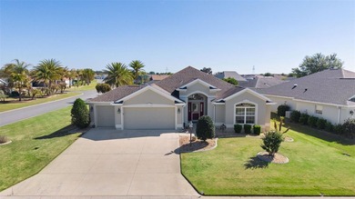 Beautifully maintained 3-bedroom, 2-bath home on a private - photo 3