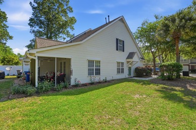 Discover the perfect blend of style and convenience in this - photo 2