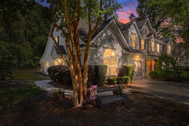 Discover the perfect blend of style and convenience in this - photo 3