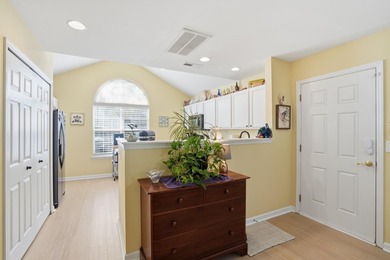 Discover the perfect blend of style and convenience in this - photo 4