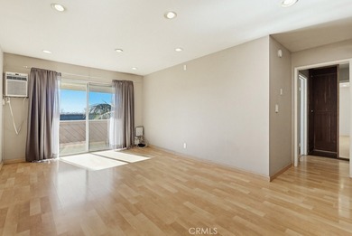 Don't miss this wonderful condo in the Park Ocean condominiums