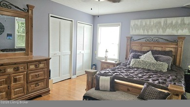 Fabulous Brick Ranch w/ HUGE FINISHED BASEMENT & Over 2400 Sq Ft - photo 12