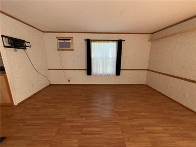 Affordable living! Three bedroom, two full bath 2005 Fairmont - photo 14