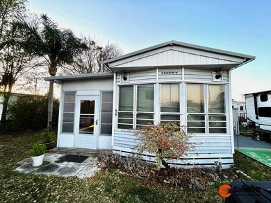 Lake Eustis Home For Sale in Tavares Florida