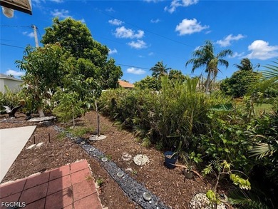 LOCATION, LOCATION, LOCATION! Welcome to this versatile - photo 42