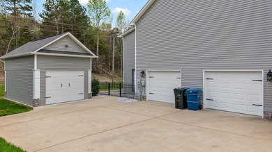 New Price! Now offered below appraised value, this beautifully - photo 4