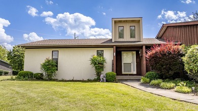 Welcome to this beautifully maintained 3-bedroom, 2-bath - photo 2