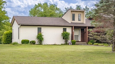 Welcome to this beautifully maintained 3-bedroom, 2-bath - photo 5