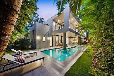 Stunning Coconut Grove residence showcasing soaring ceilings and - photo 30